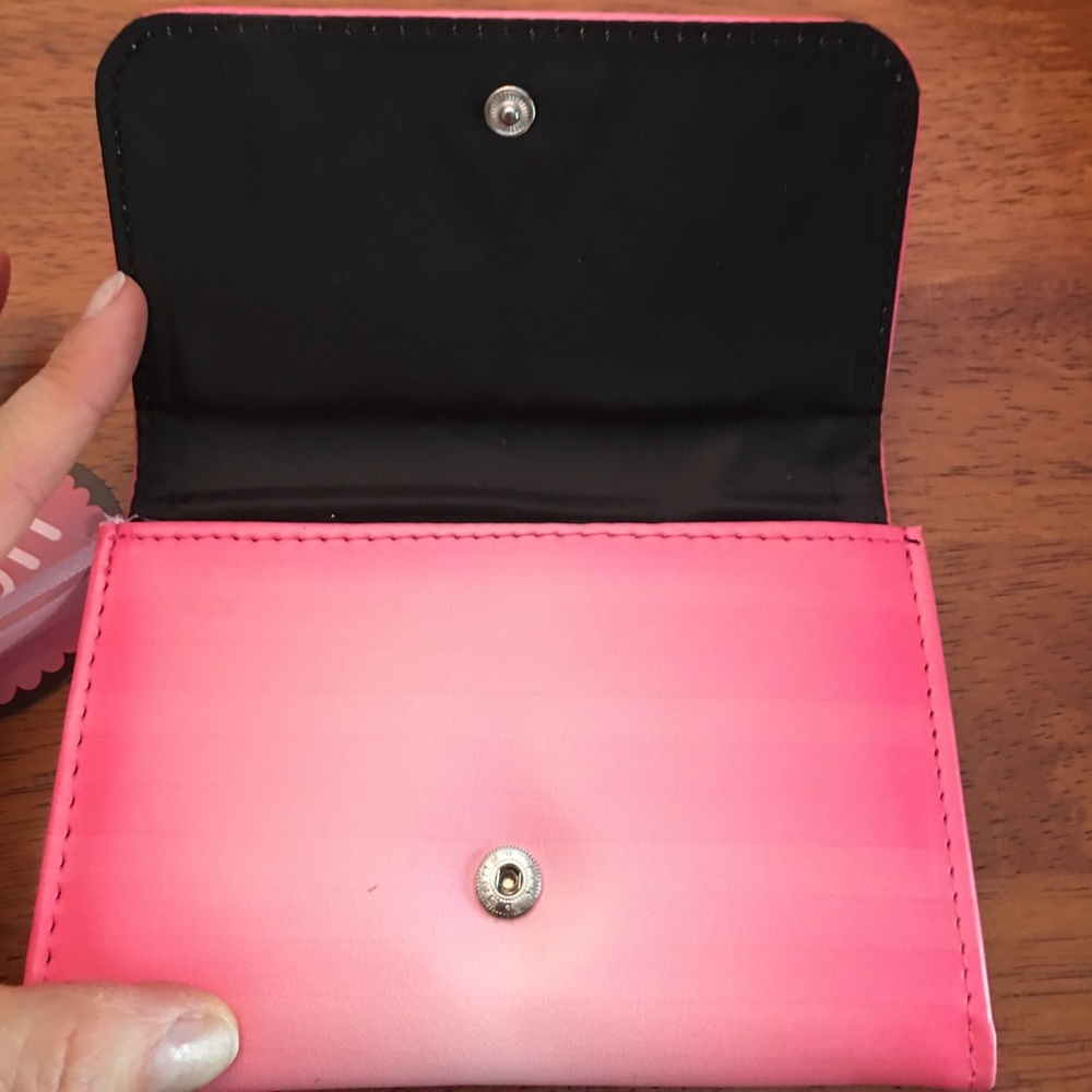 Fluff 🍒 Pie Wallet - Picture 2 of 4